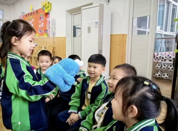 赚到人生第一桶金然后毫不犹豫地将这笔钱捐给更需求的小朋友